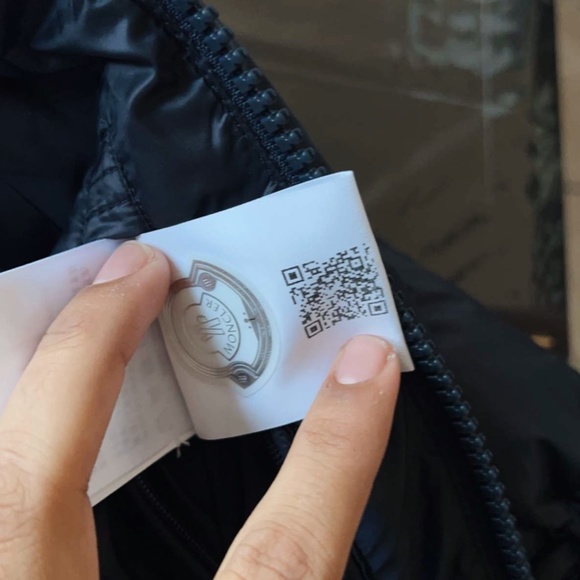 Never Worn Moncler - Picture 5 of 5